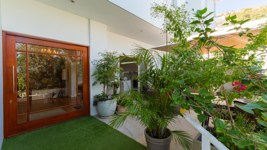 2 Bedroom Property for Sale in Green Point Western Cape